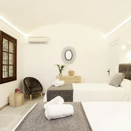 Aromo Villa *