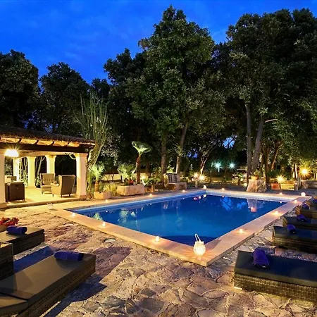 וילה Aromo פוינסה